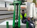 Aufkleber auf Kran
